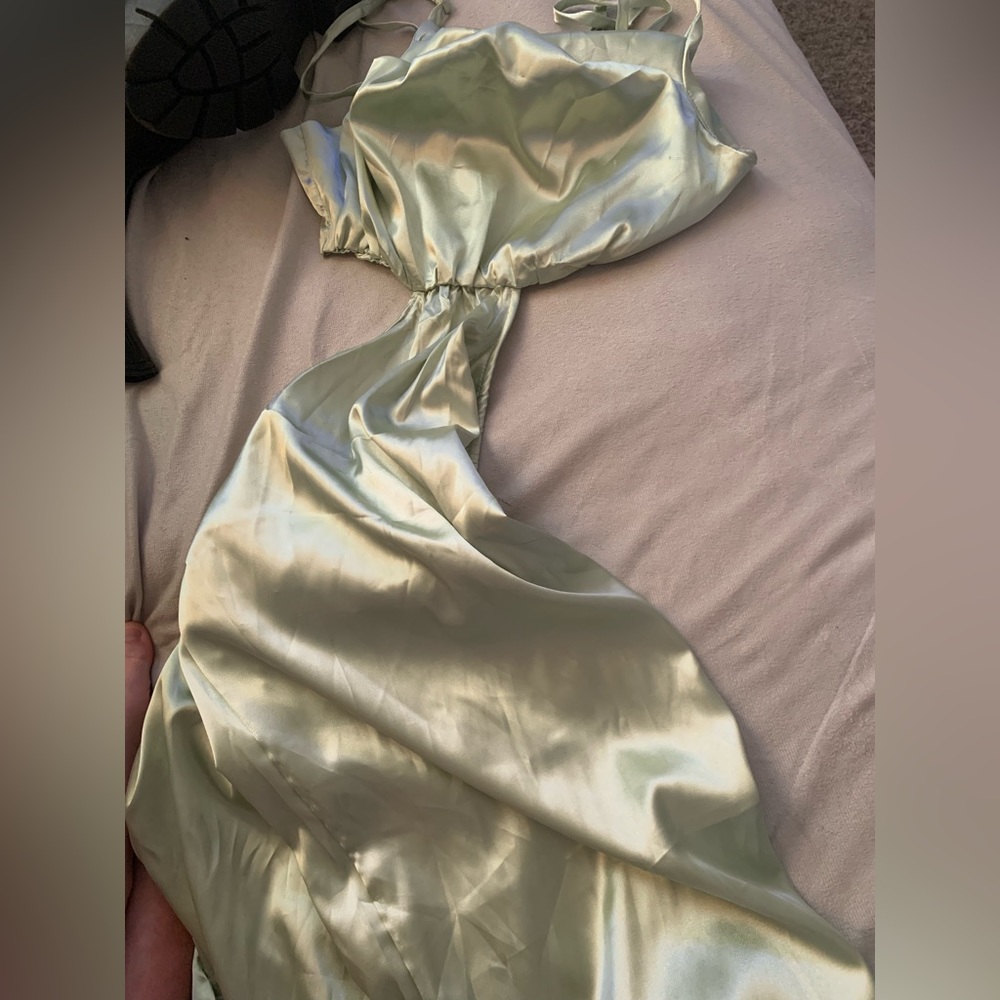 Long silky green dress like new